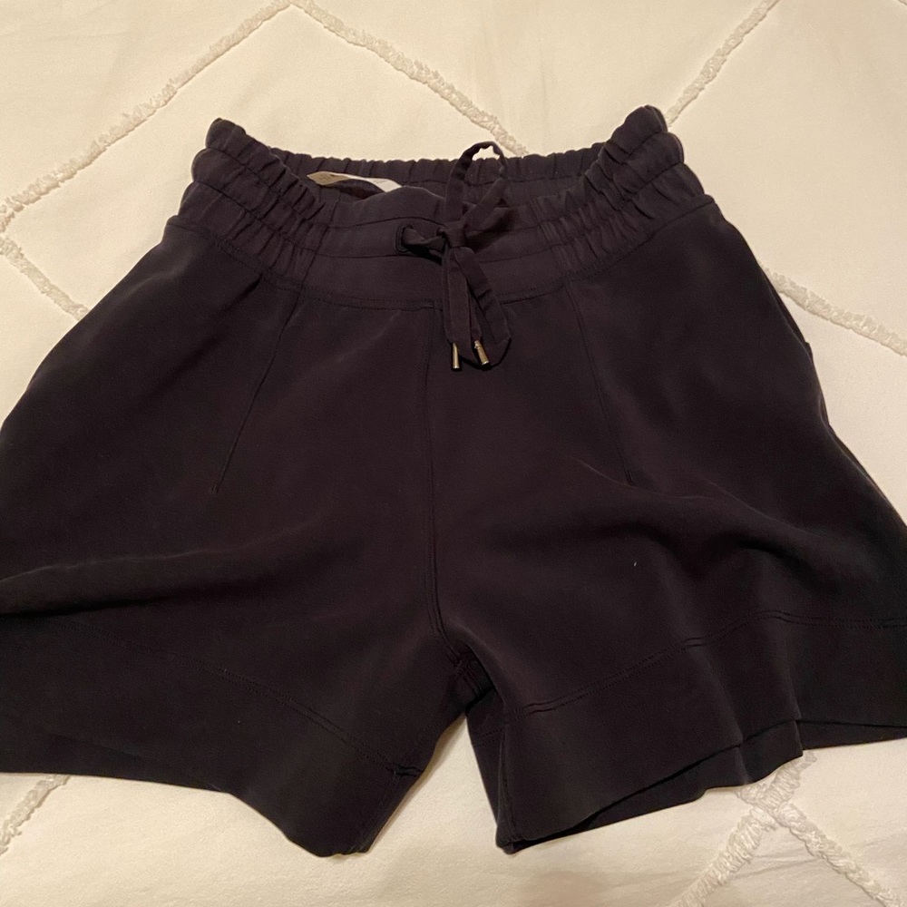 Lululemon soft ambitions high rise shorts
